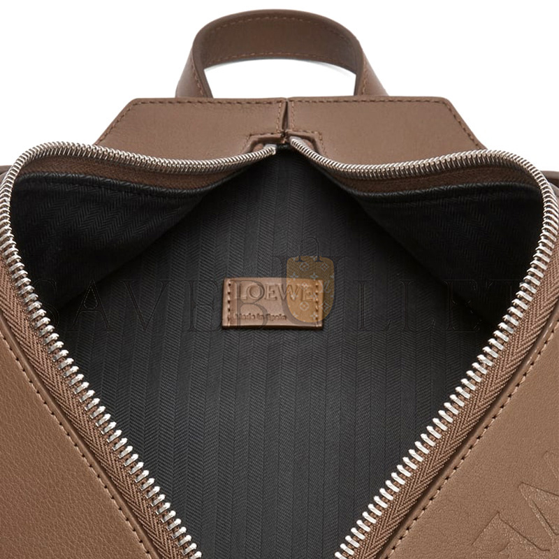 LOEWE CONVERTIBLE BACKPACK IN CLASSIC CALFSKIN B777W36X03 (50*40*20cm) LOEWE CONVERTIBLE BACKPACK IN CLASSIC CALFSKIN B777W36X03 (50*40*20cm)